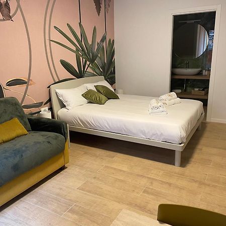 Calari Rooms - Monolocale Болонья Экстерьер фото