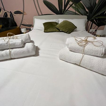 Calari Rooms - Monolocale Болонья Экстерьер фото