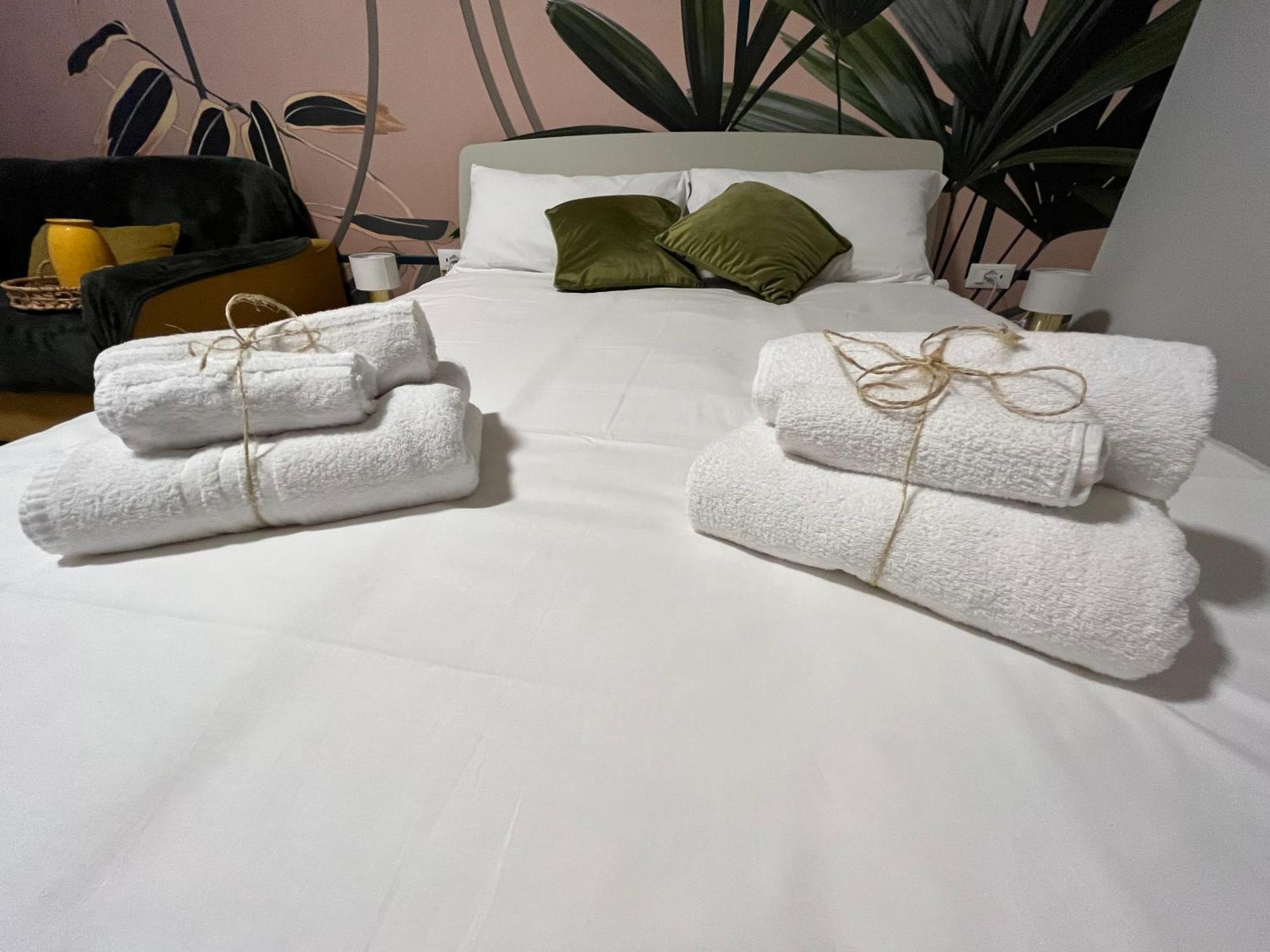 Calari Rooms - Monolocale Болонья Экстерьер фото