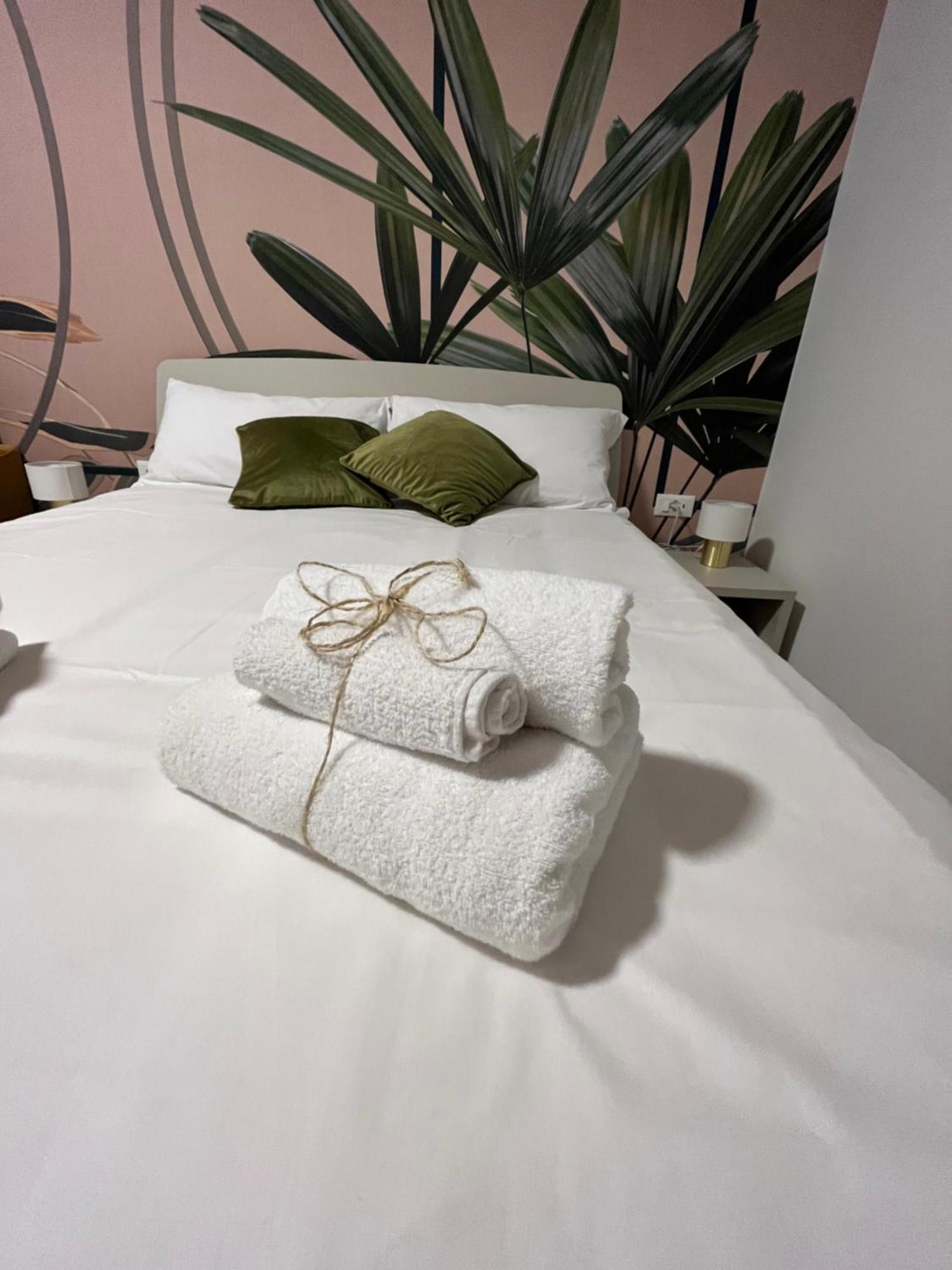 Calari Rooms - Monolocale Болонья Экстерьер фото