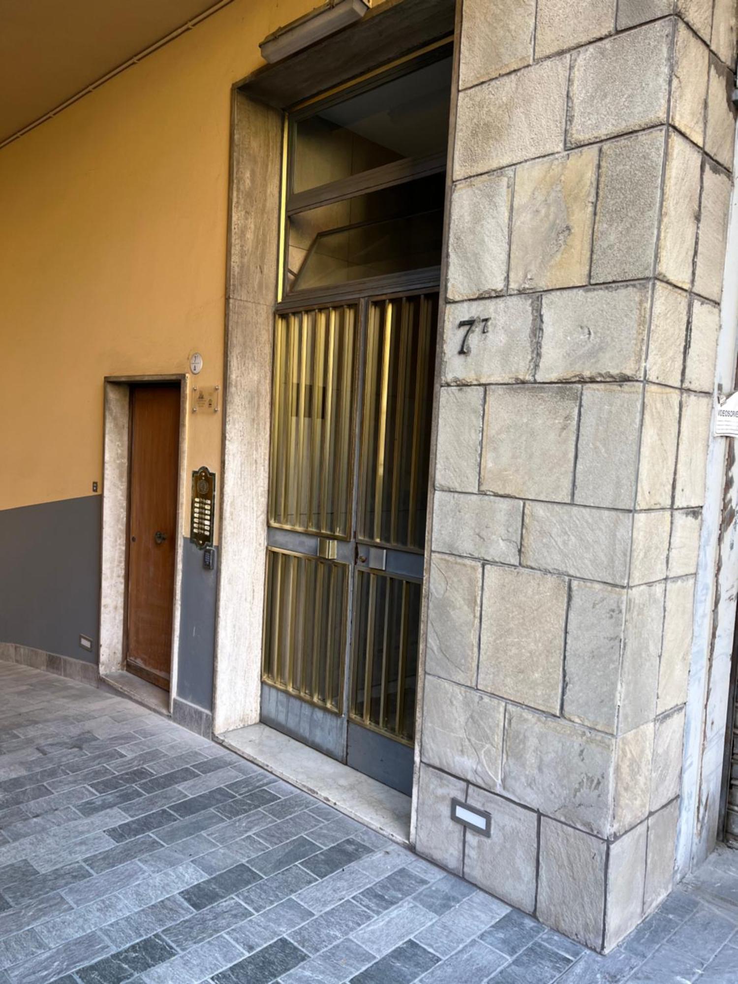 Calari Rooms - Monolocale Болонья Экстерьер фото